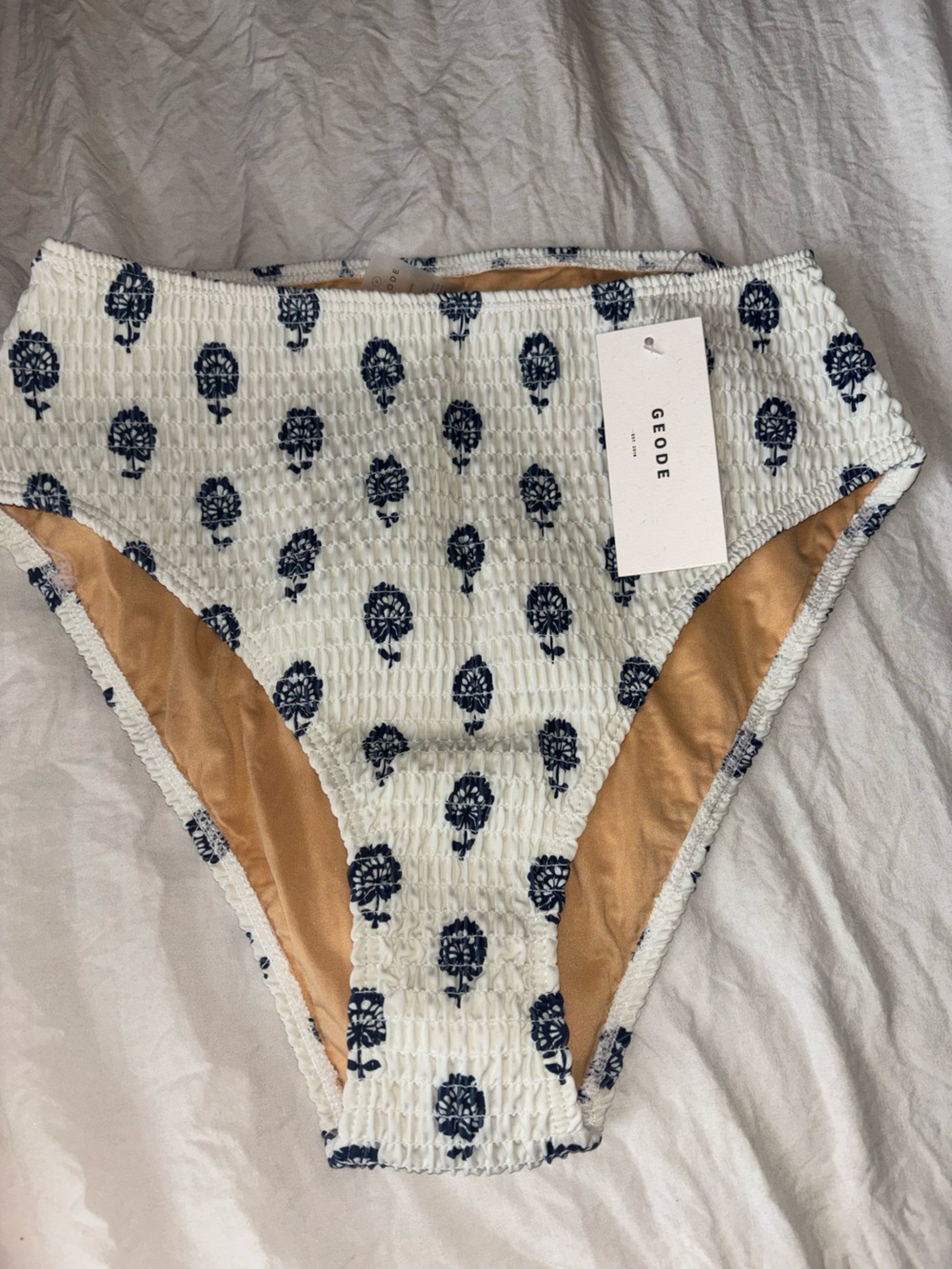 GEODE White Textured High-Waist Bikini with Navy Floral Print - Picture 7 of 9
